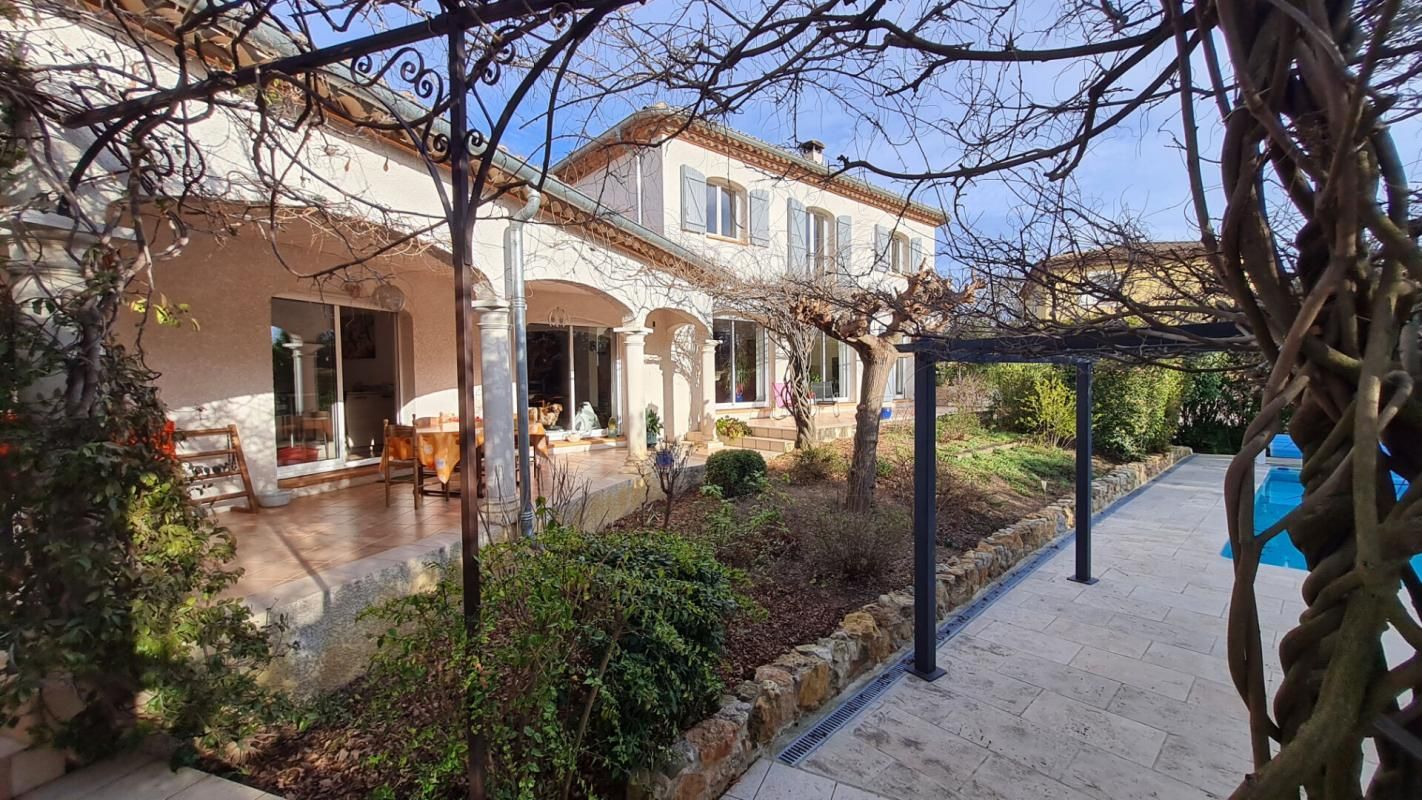 MAGALAS Belle villa de 170 m² avec garages/piscine sur 2380 m² dans cadre verdoyant 4