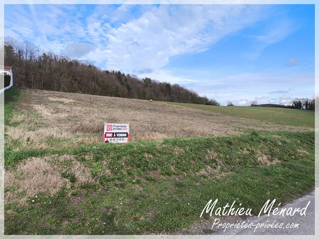 SOISSONS Terrain de 739m² - POMMIERS 3