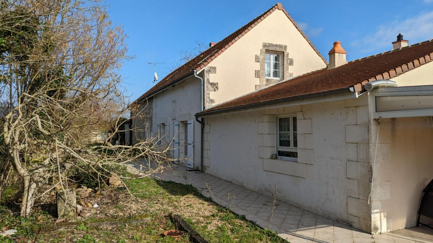 LA CELLE-SAINT-AVANT Maison en vente à termes libre. Descartes .Idéal chambres d'Hôtes 3