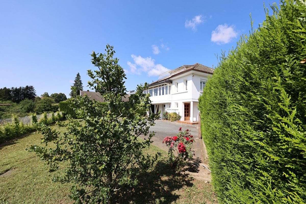 Maison avec vue  dominante et panoramique