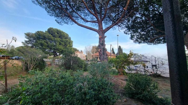 BANDOL Maison  mitoyenne de 100 m² avec jardin privatif  et stationnements 2