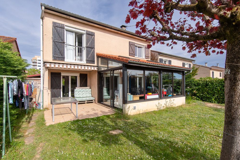 RILLIEUX-LA-PAPE Maison Rillieux La Pape 5 pièce(s) 140 m2 3