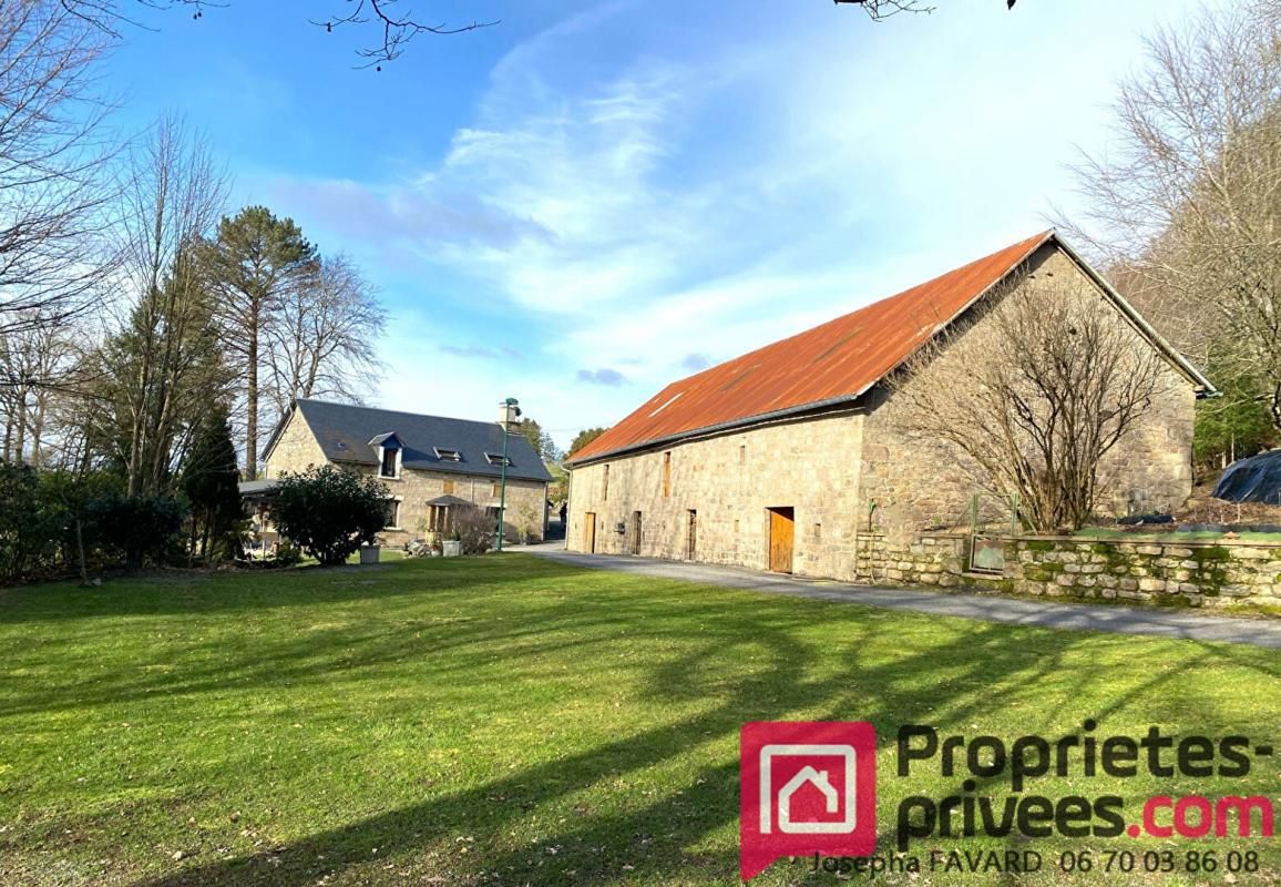 TREIGNAC Ensemble Maison et Grange en Pierre de Taille 2