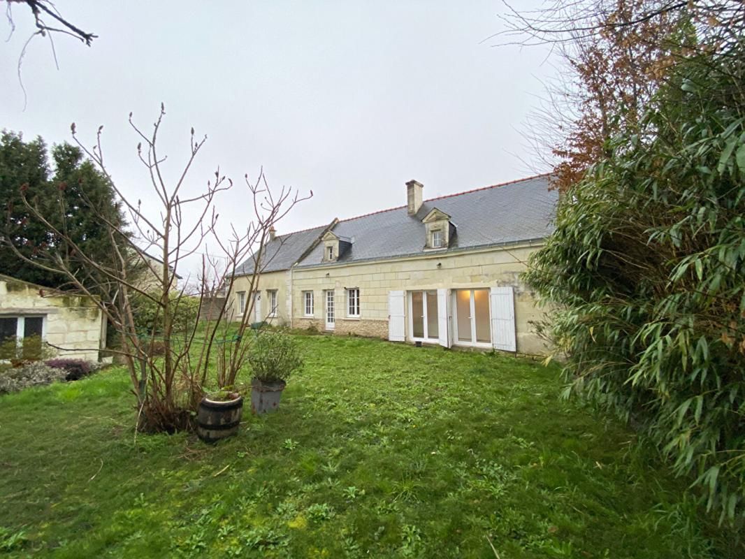 VARENNES-SUR-LOIRE A VENDRE VARENNES SUR LOIRE  49730 - Maison ancienne 140 m2  habitables  sur terrain clos et arboré avec dépendances 2