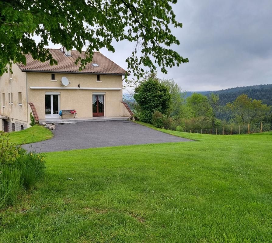 Maison Saint Romain Lachalm 6 pièce(s) 110 m2