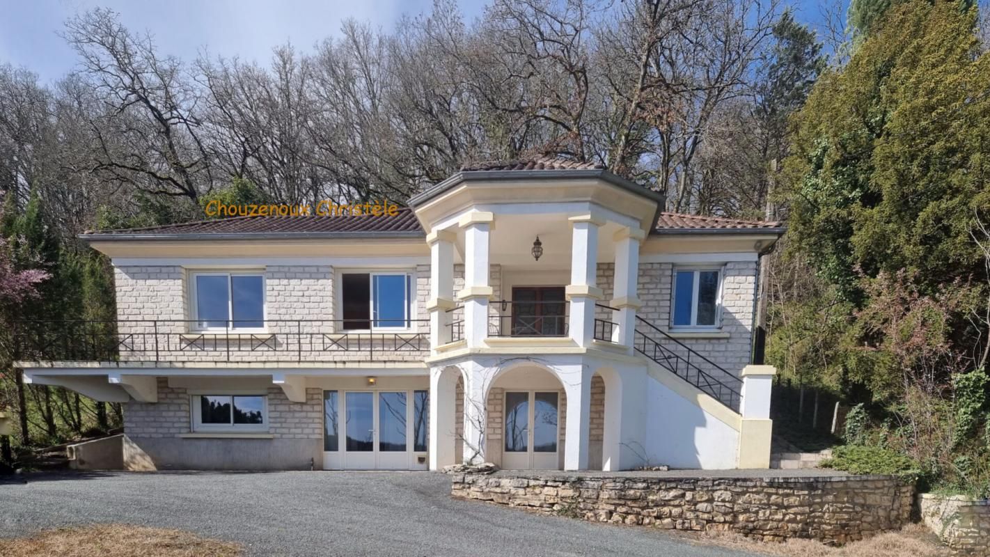 24290 Montignac :   Villa en pierre