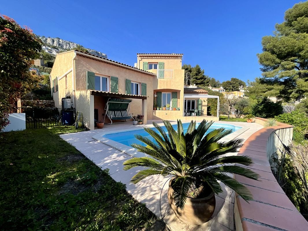 TOULON Exceptionnelle - villa avec piscine et sa magnifique vue - Quatre chemins des routes - Toulon (83200) 1