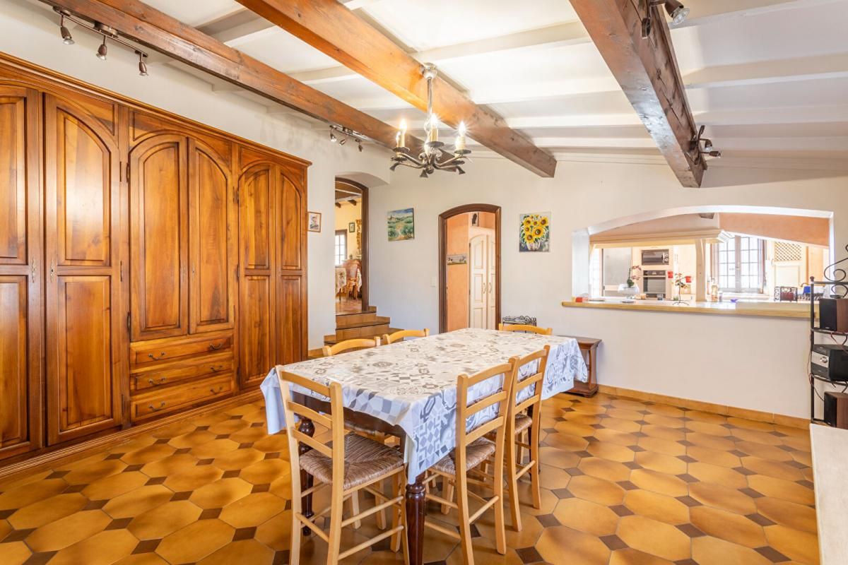 MANOSQUE Maison 10 pièces - 450 m2 - grand terrain avec piscine - 840 000 euros 4