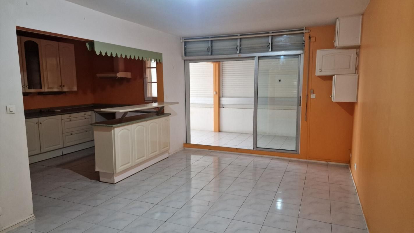 POINTE-A-PITRE Appartement Pointe A Pitre  Guadeloupe 3 pièce(s) 80 m2 2