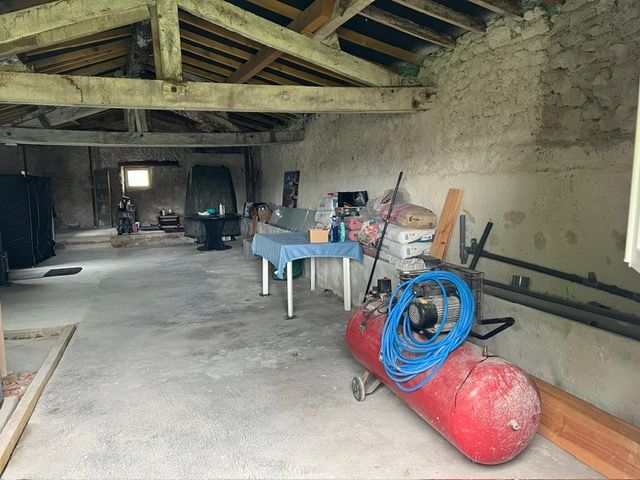 SAINT-PARDOUX Maison Saint Pardoux Soutiers à finir de rénover 3
