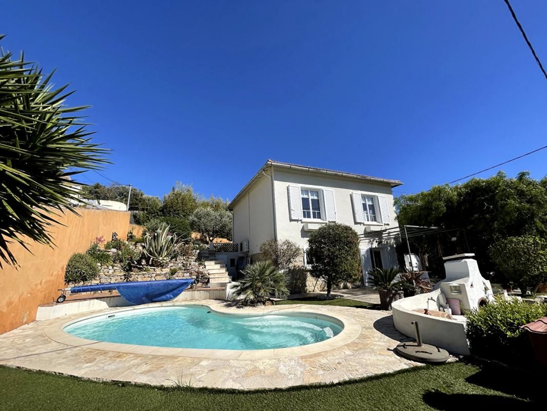Charmante maison de 135 m²  avec jardin, piscine et terrasses - La Seyne-sur-Mer (83500)