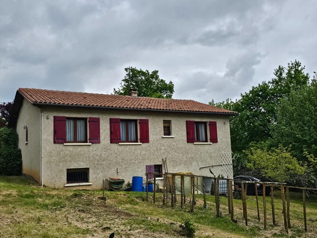 CHATEAU-L'EVEQUE Maison 3 chambres sur sous-sol 2