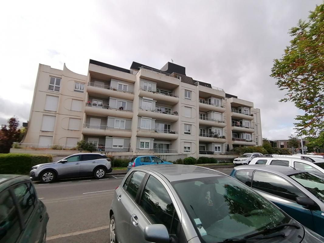 SAUMUR Appartement  T3 à Saumur avec place de parking couvert 1