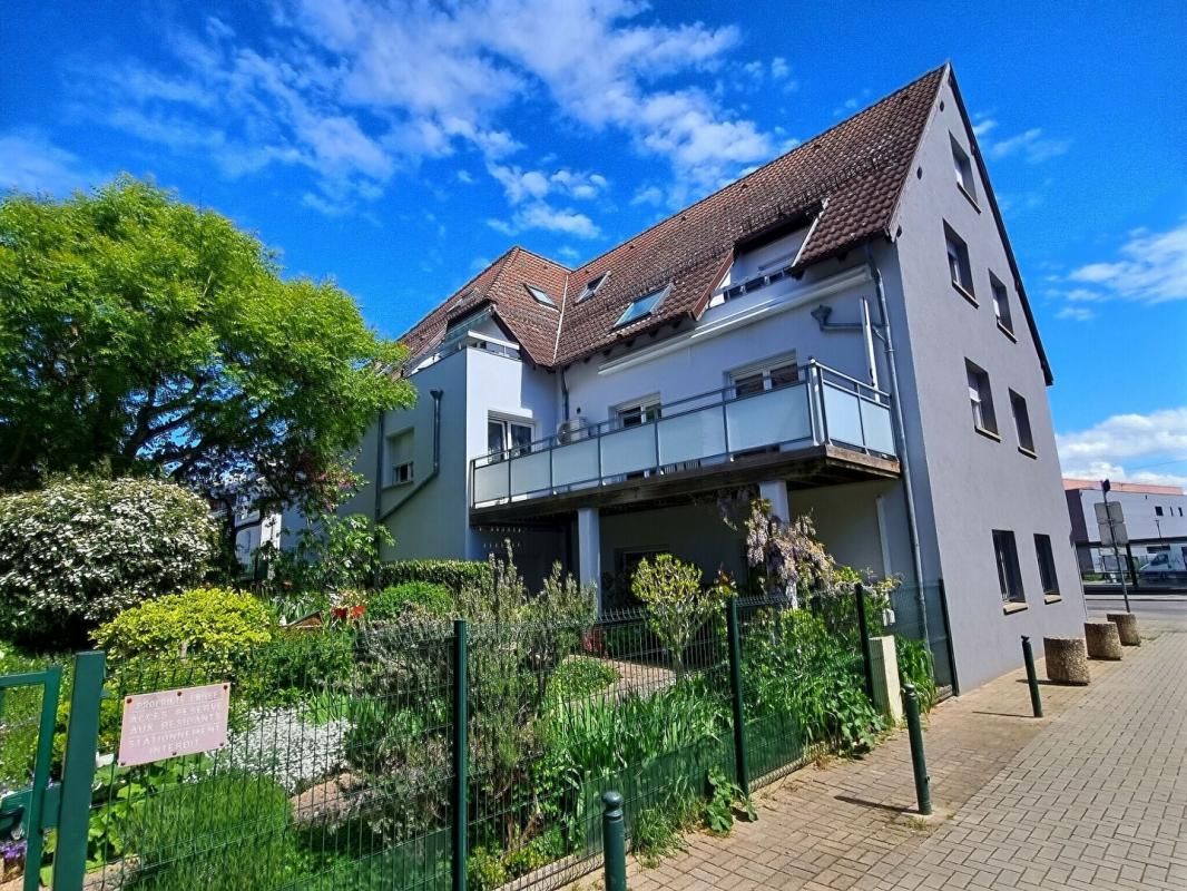 BISCHHEIM Superbe appartement rénové de 156 m² à Bischheim - Emplacement de choix avec vue sur les espaces verts et accès direct tramway 1