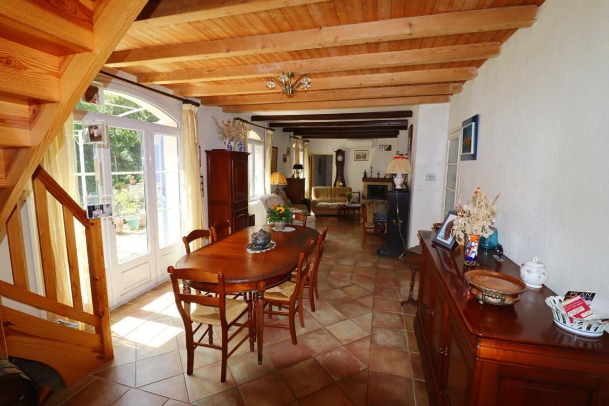 VILLENEUVE-LES-AVIGNON Maison Villeneuve Les Avignon 6 pièce(s) 150 m2 3