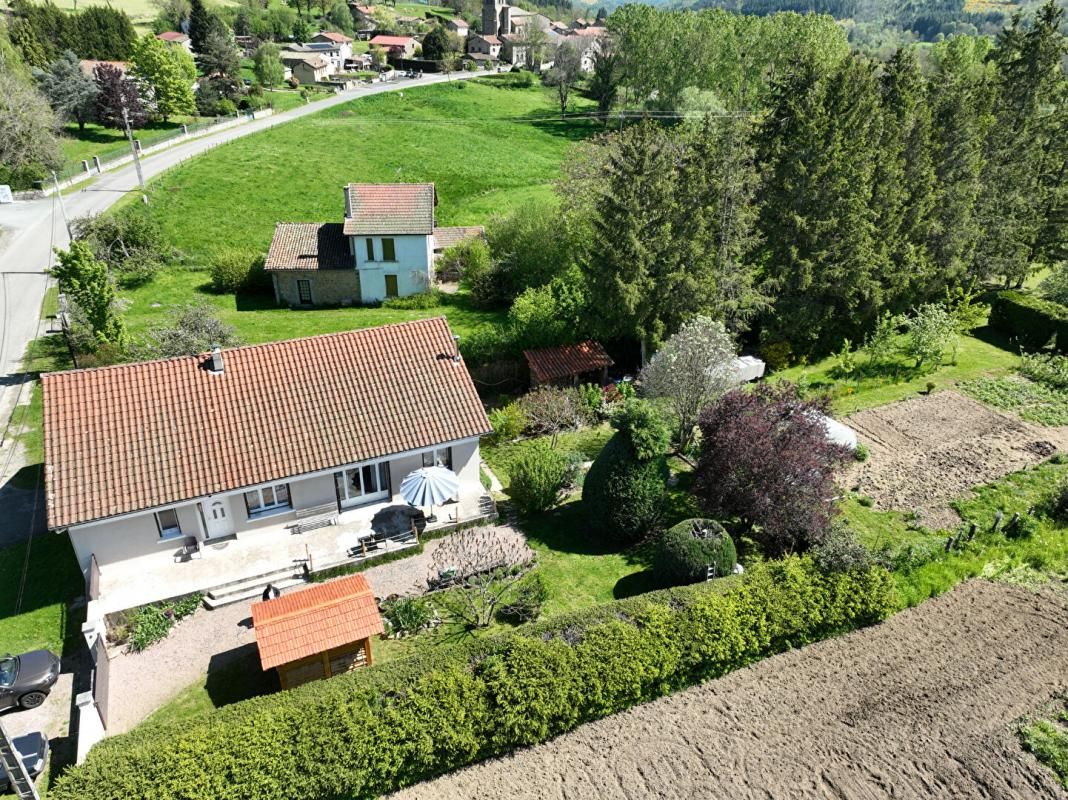 SAINT-PRIEST-LA-VETRE Maison 1