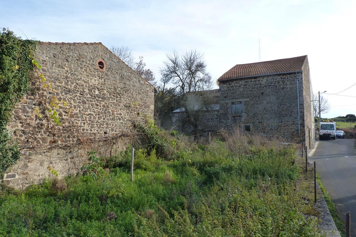 ESTEIL Ancien corps de ferme à réhabiliter 2