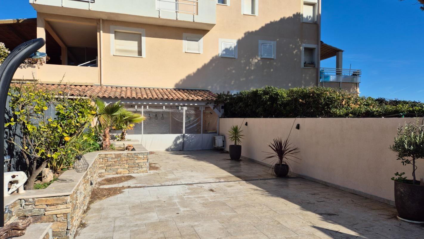 HYERES Appartement  3 pièce(s) avec terrasse     549 000 2