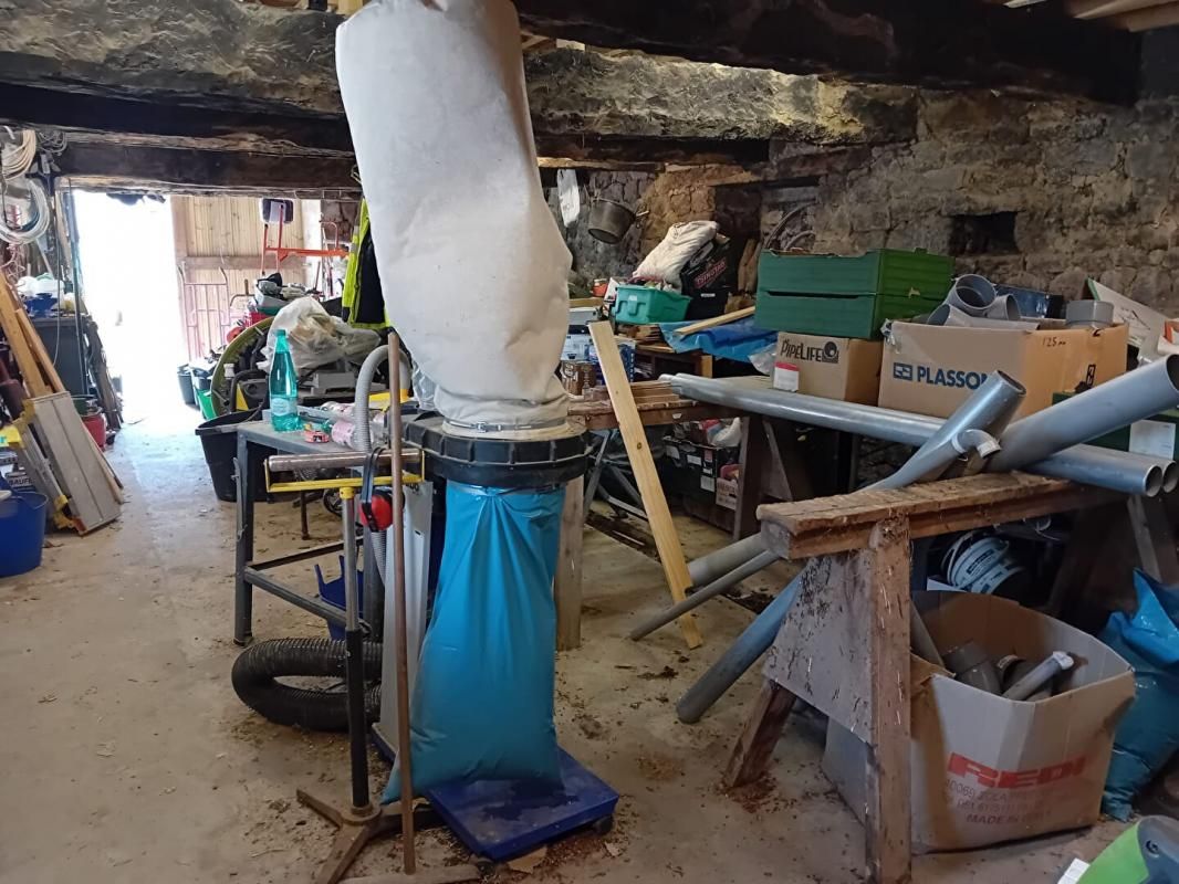 GUERN Ensemble de belles maisons en pierres à rénover à la campagne 4