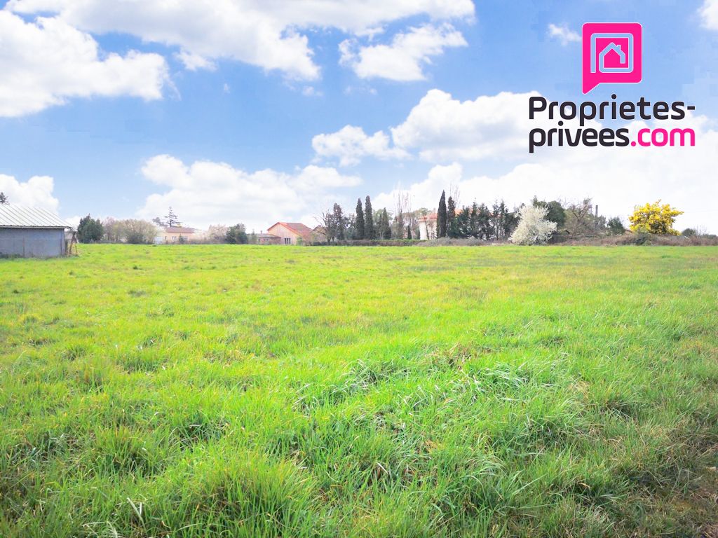 GRIGNOLS Terrain constructible 4570m2 2