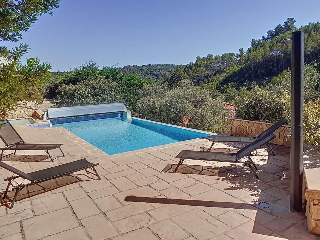 VINS-SUR-CARAMY Villa Vins Sur Caramy 6 pièce de 197m² avec piscine et annexes 3