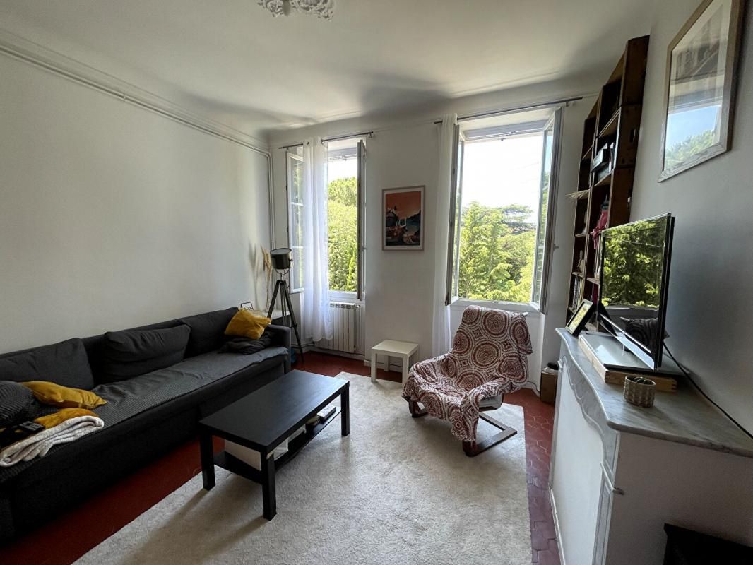 Dernier étage - Charmant appartement de 3 pièces - Claret - Toulon (83000)