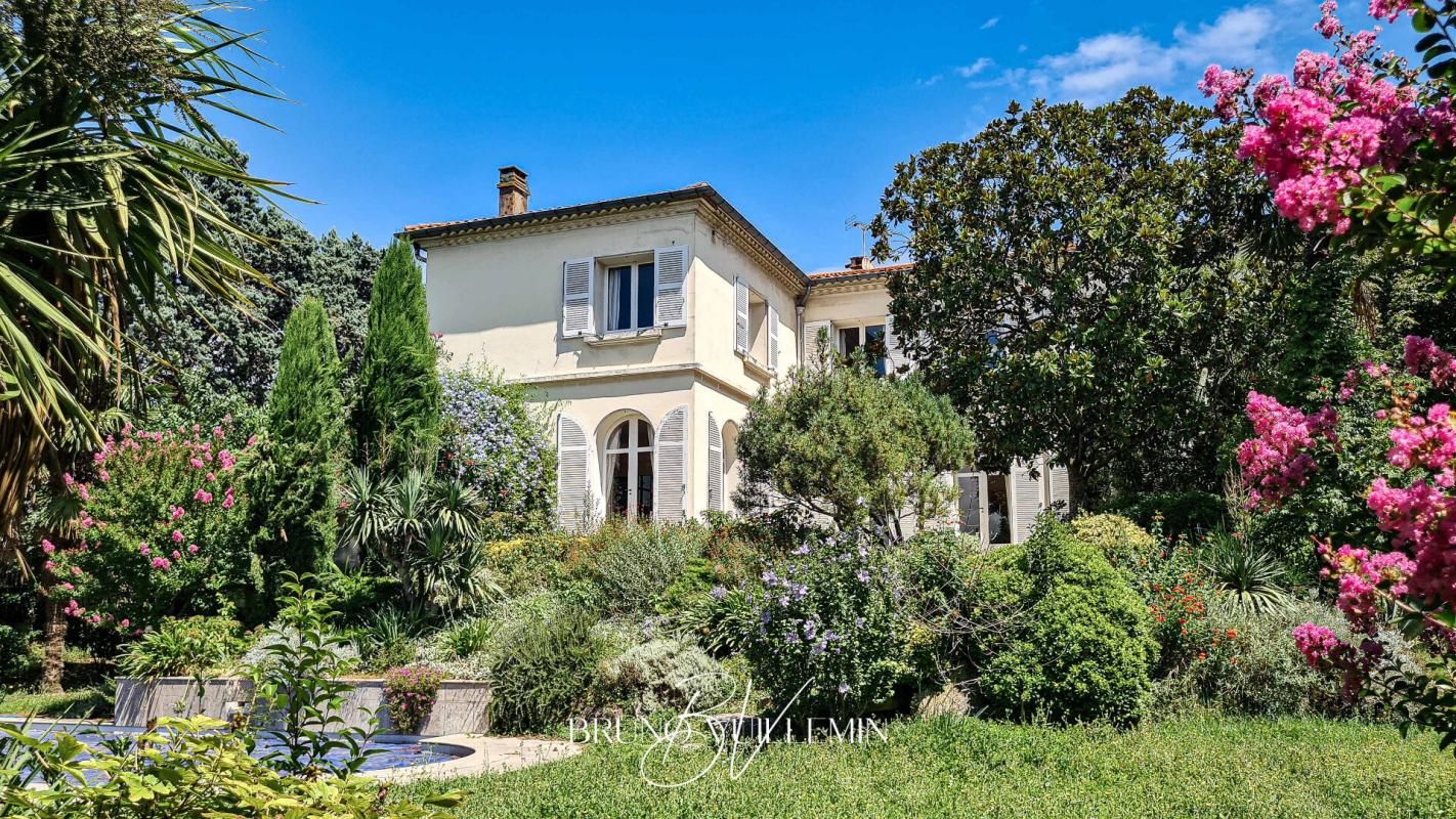 MAISON DE MAITRE, PARC PAYSAGE, PISCINE ET DOUBLE GARAGE