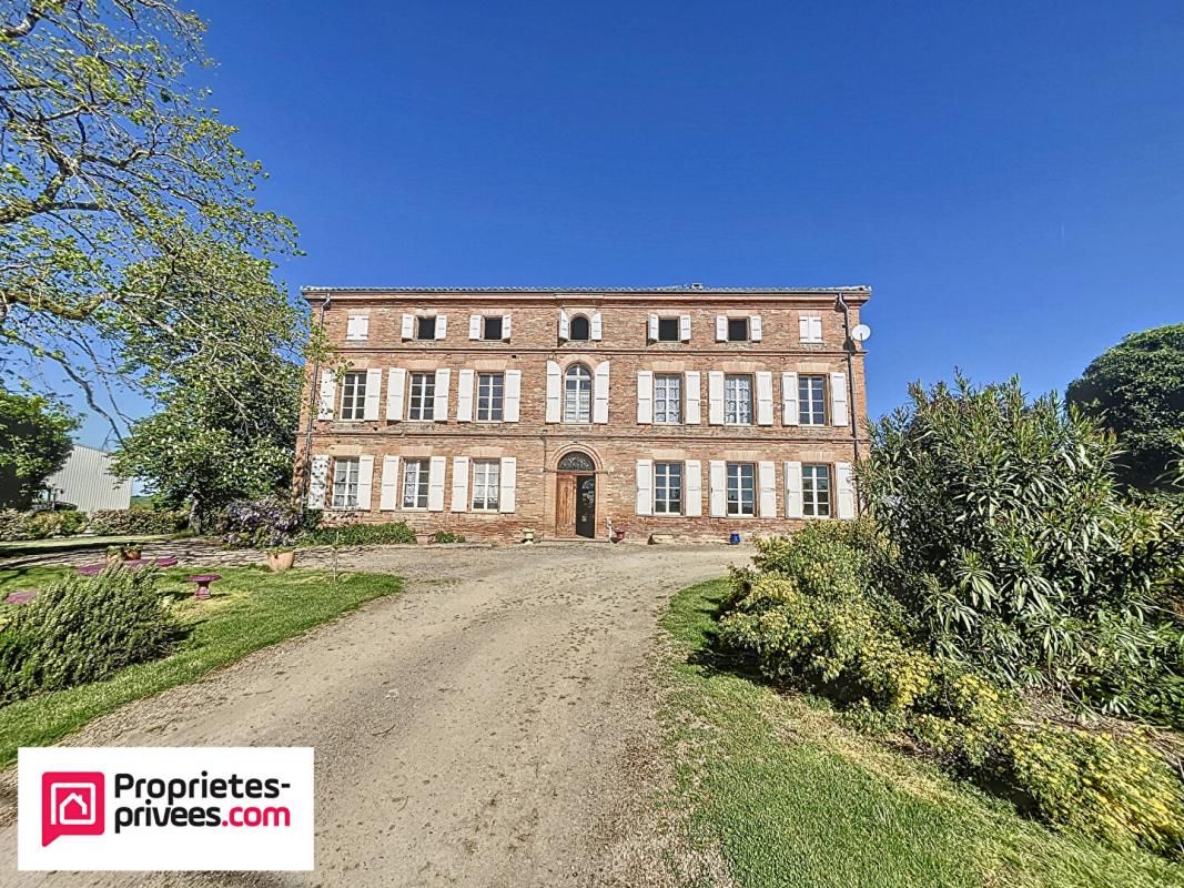 RABASTENS Maison de maître 375 m2 et dépendance 2