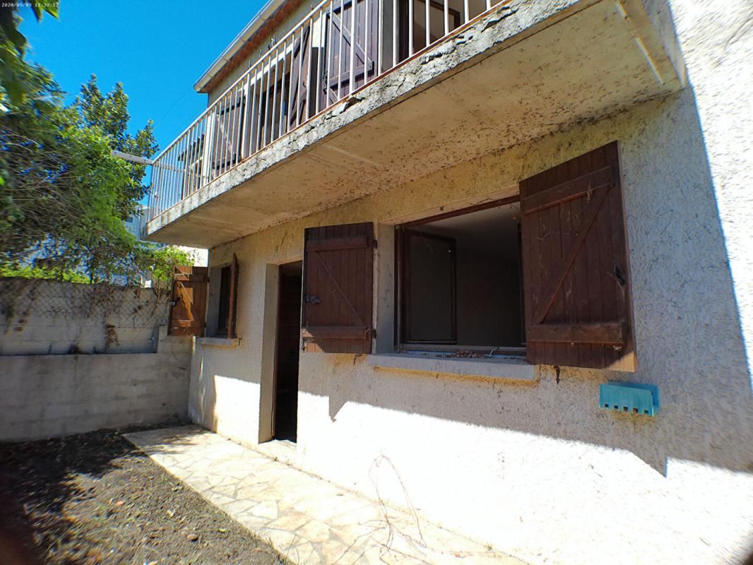 AGDE Vente maison à rafraichir sur Agde avec jardin et garage 2