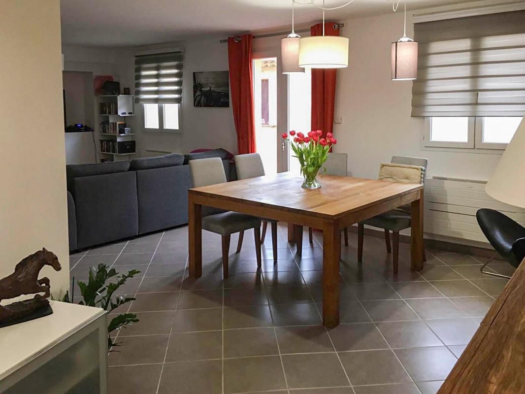 EXCLUSIVITE, CORBIERES, MAISON DE VILLAGE de 104 m² avec balcon + 3 garages