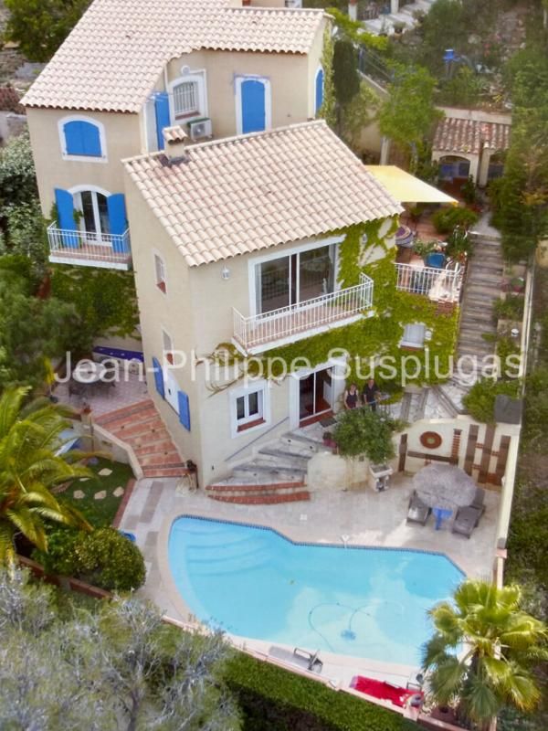 SAINT-CYR-SUR-MER Villa atypique Saint Cyr Sur Mer 8 pièce(s) 190 m2 2