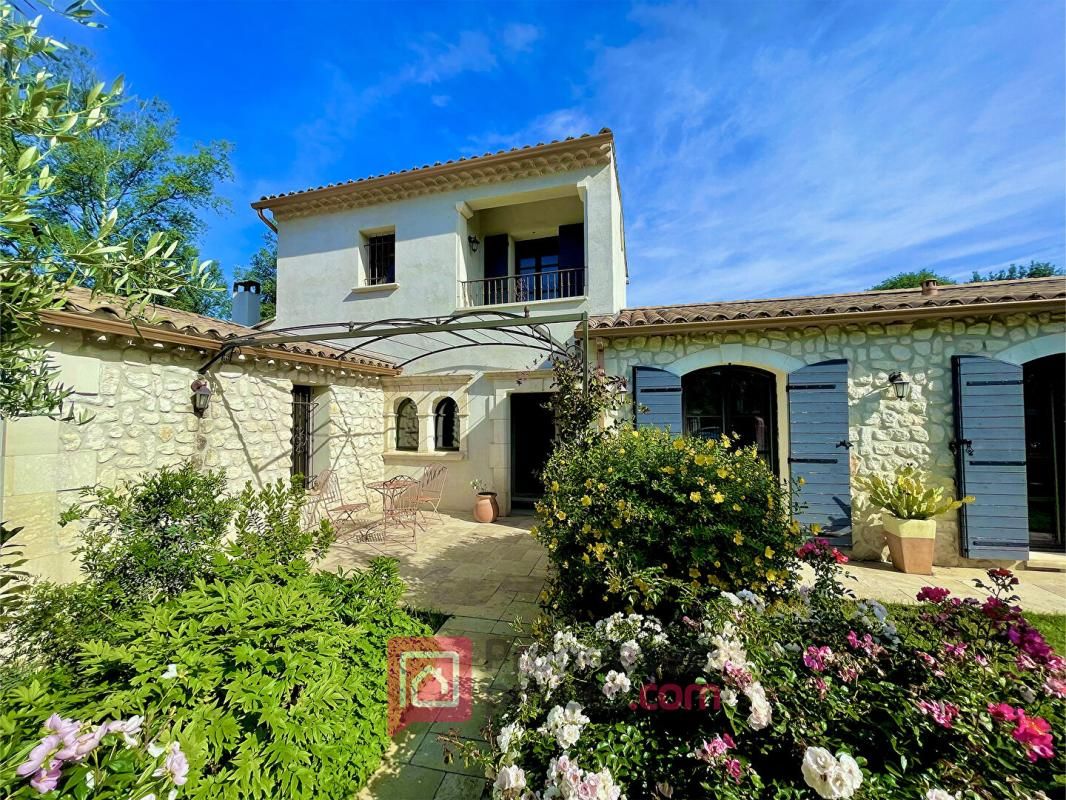 ANSOUIS Villa sur ANSOUIS 7 pièces 169M2 2