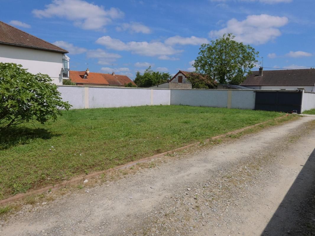 SAINT-MARCEL Terrain Saint Marcel 694 m2 2