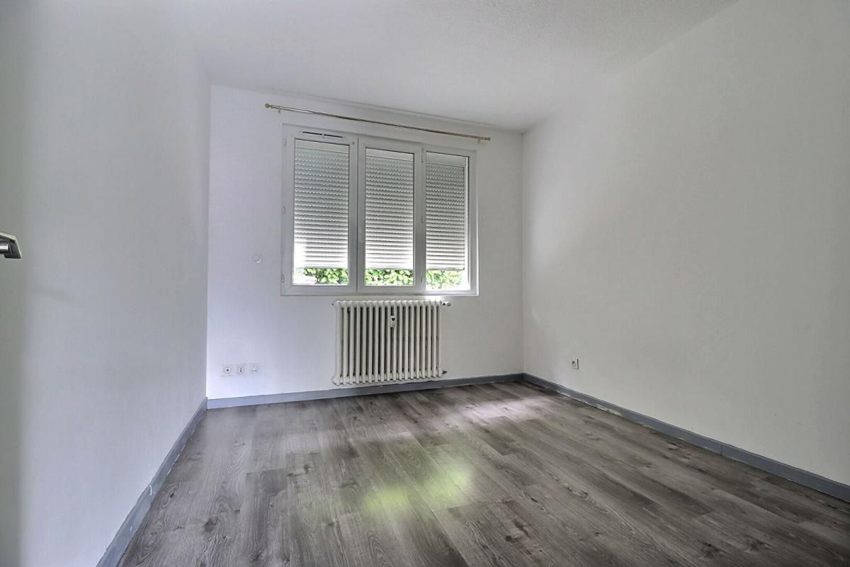 AUBENAS Aubenas, à vendre appartement  T4 4