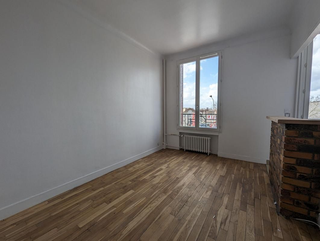 LA COURNEUVE Appartement rénové La Courneuve 2 pièces 34 m2 2