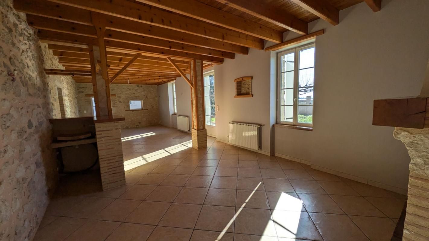 SAINTE-BAZEILLE Girondine avec 5 chambres et dépendances sur plus de 2200m² clos 4