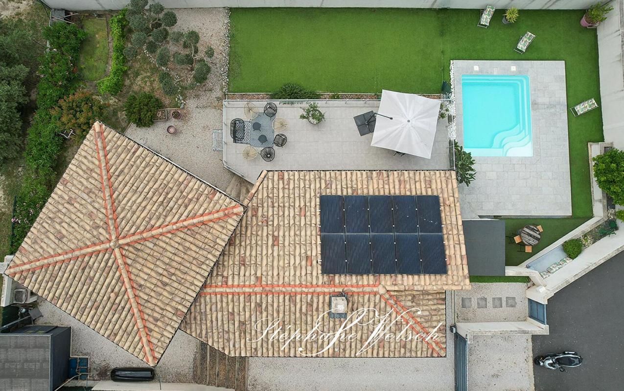 CAPESTANG Exclusivité à saisir sur la commune de Capestang Villa contemporaine  5 pièce(s) 130 m2 - 3 chambres - bureau - terrain  500 m2 - piscine - Système de gestion intelligente de l'énergie et des ressources domestiques 2