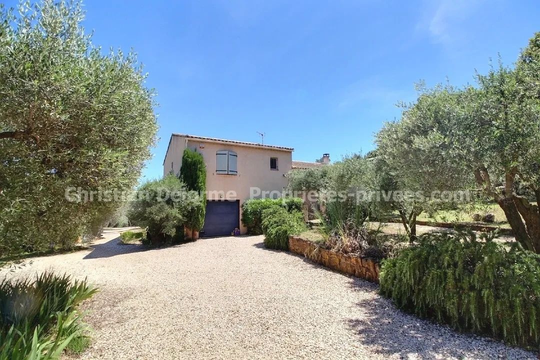 UZES Villa Uzes 7 pièce(s) 170 m2, 5 chambres avec piscine et dépendance 4