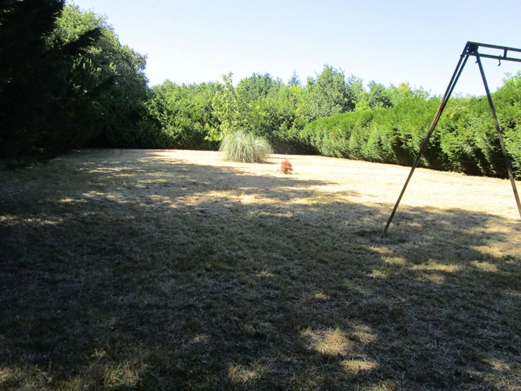 SAINT-AVAUGOURD-DES-LANDES Terrain Saint Avaugourd Des Landes 2675 m2 2