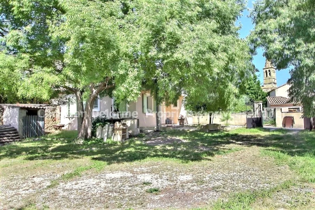 SAINT-HILAIRE-D'OZILHAN Exclusivité Viager Occupé  sur 1 tête : une Femme de 81 ans . Maison de village Saint Hilaire D Ozilhan 76m2 terrain 665m2 1