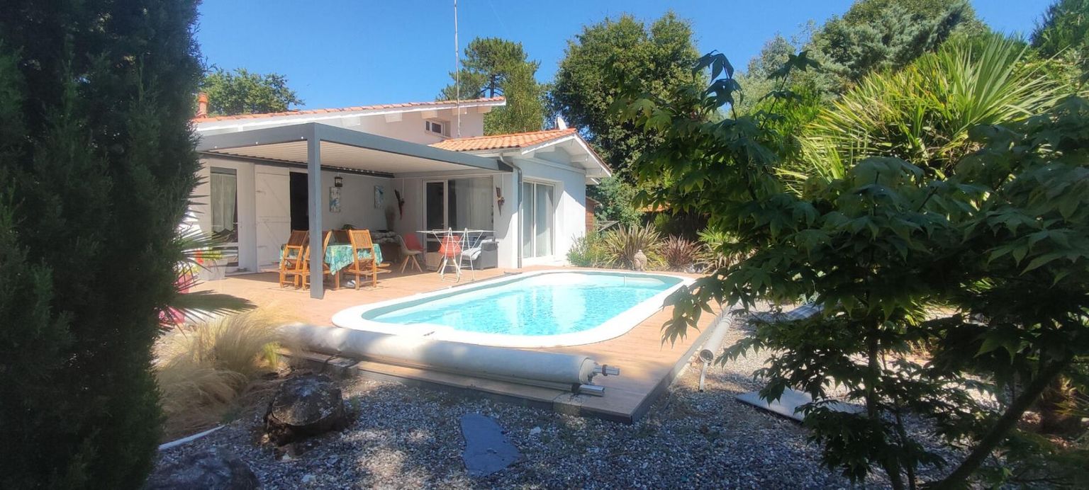 Superbe maison rénovée avec piscine, chalet et revenus locatifs à Andernos les Bains
