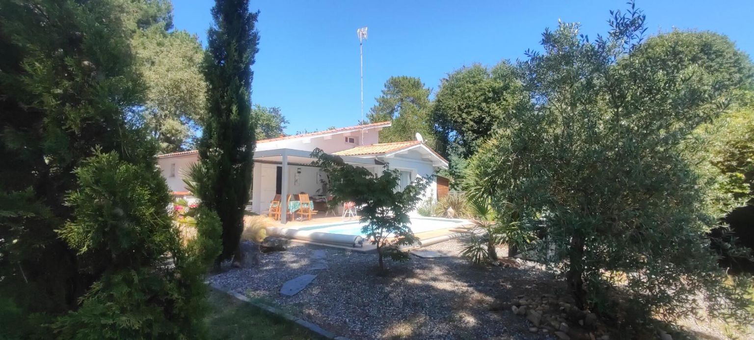 ANDERNOS-LES-BAINS Superbe maison rénovée avec piscine, chalet et revenus locatifs à Andernos les Bains 2
