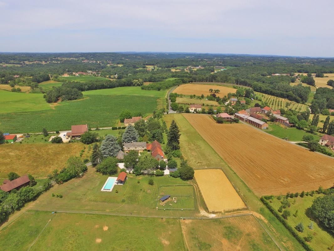 SAINT-GENIES Corps de ferme  gîte 10 pièce(s) 228 m2 4