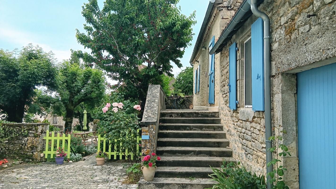 SOULOMES Maison de charme, village de Soulomès 46240 - House in the a charming little Lot village of Soulomès 2