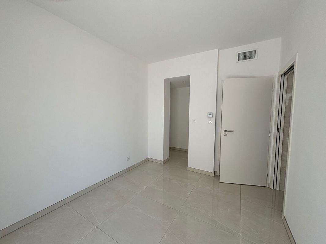 NARBONNE Appartement T4  de Grand Standing - Narbonne 5 pièce(s) - 100 m2 de terrasses - 530 900 4