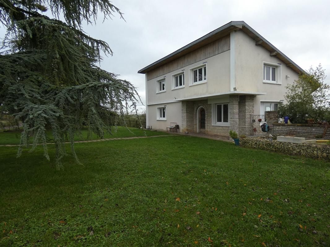 EZY-SUR-EURE Propriété 200 m2 (8 hectares) 3