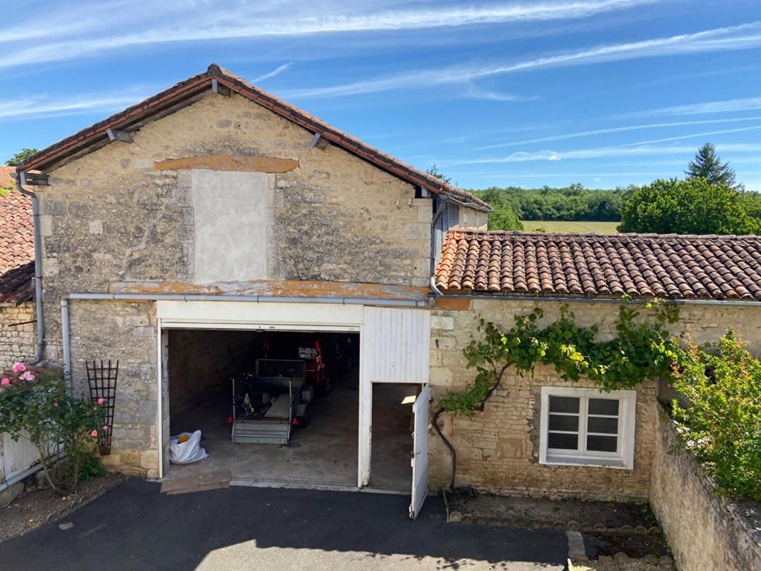 Maison  6 pièces 163 m2 à Aunac Sur Charente (16460)