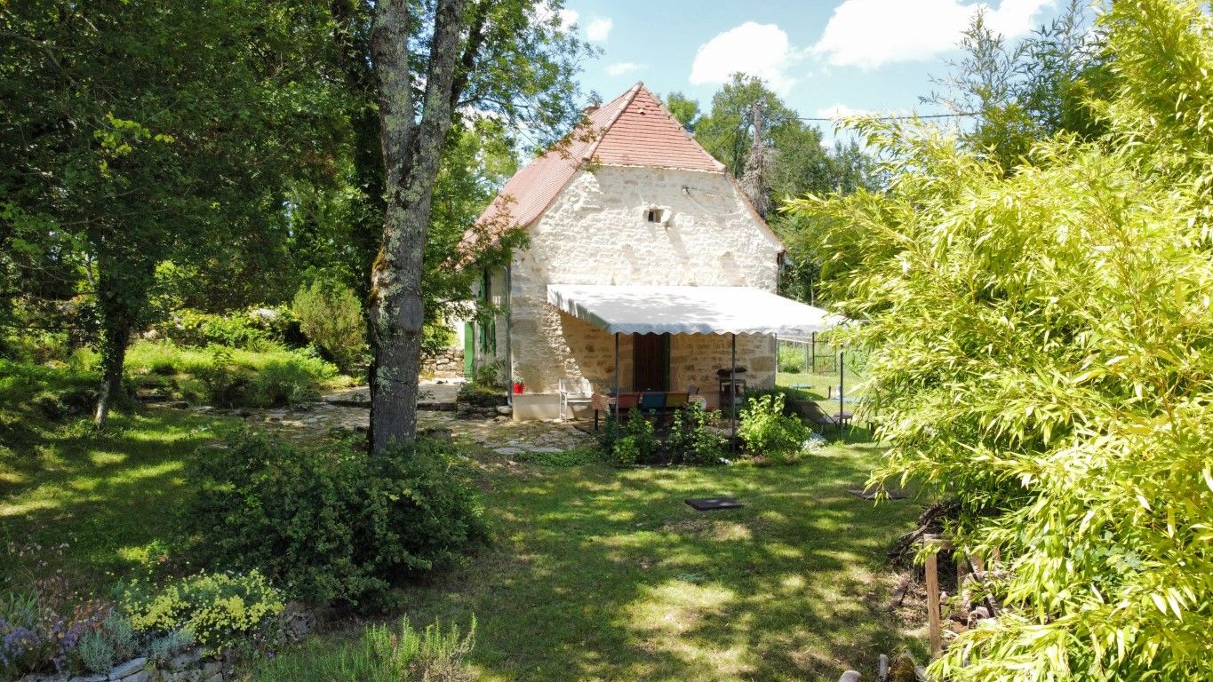 CAHORS Maison en pierre rénovée dans un cadre naturel rare 3