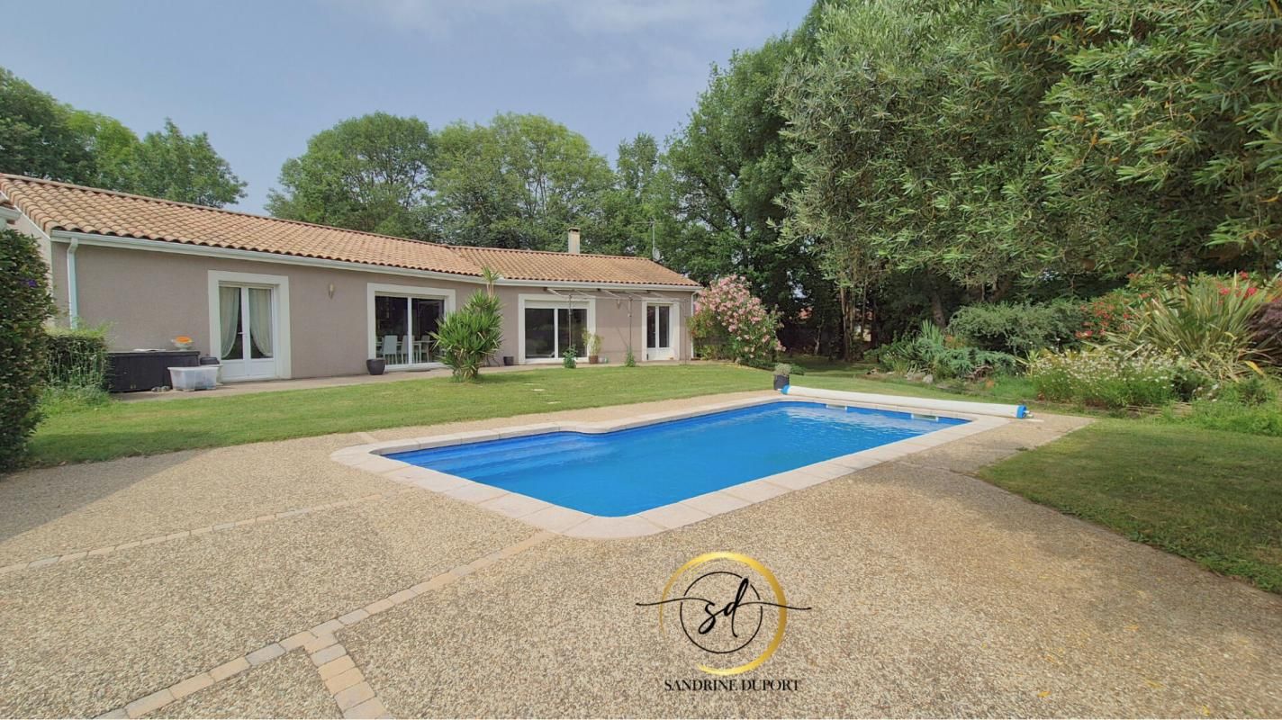 SAINT-JEAN-DU-FALGA St Jean Du Falga  villa T6 de 150 m2 piscine  sans vis a vis terrain clos et arboré  de 2757 m2 2