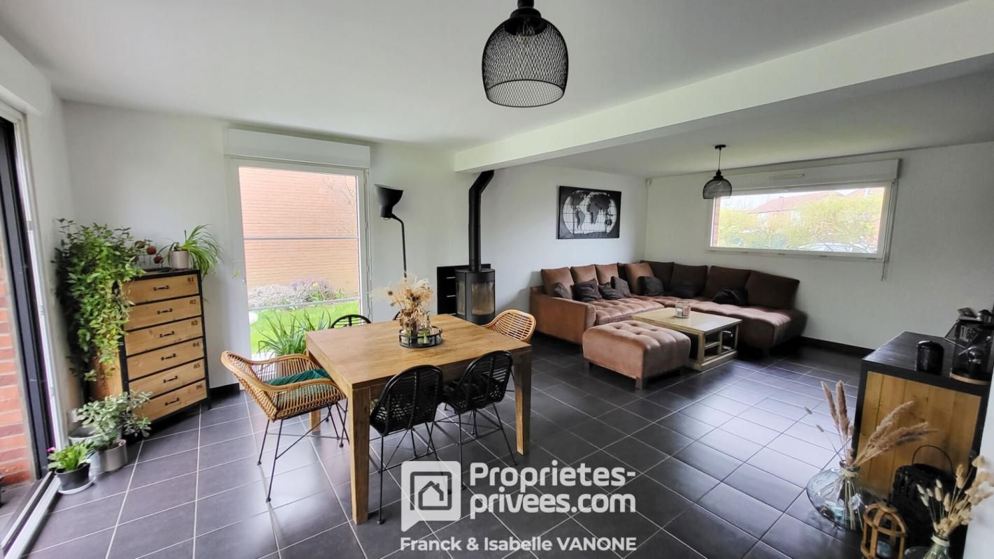 Maison Individuelle - 105 m² - 4 chambres - jardin - garage _ HOUPLINES BOURG